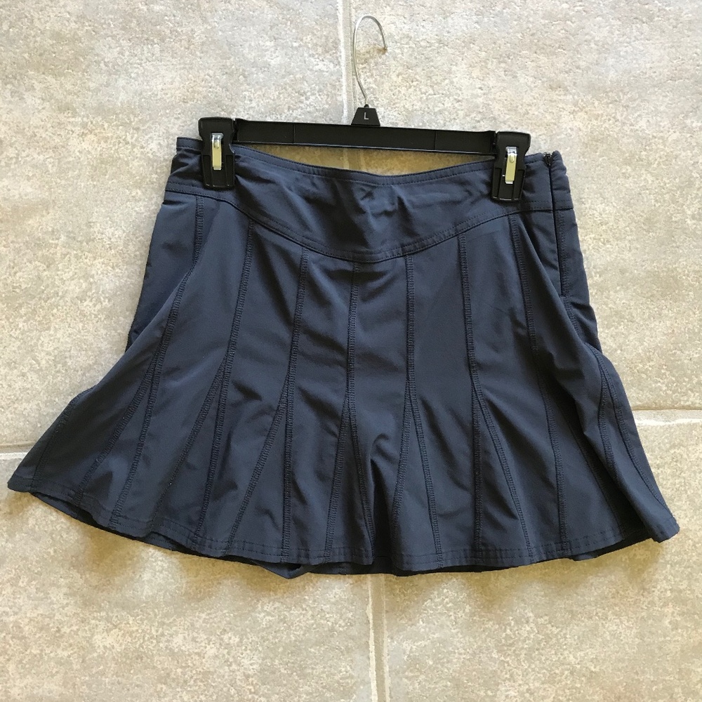 Gray ATHLETA tennis skort sz 2